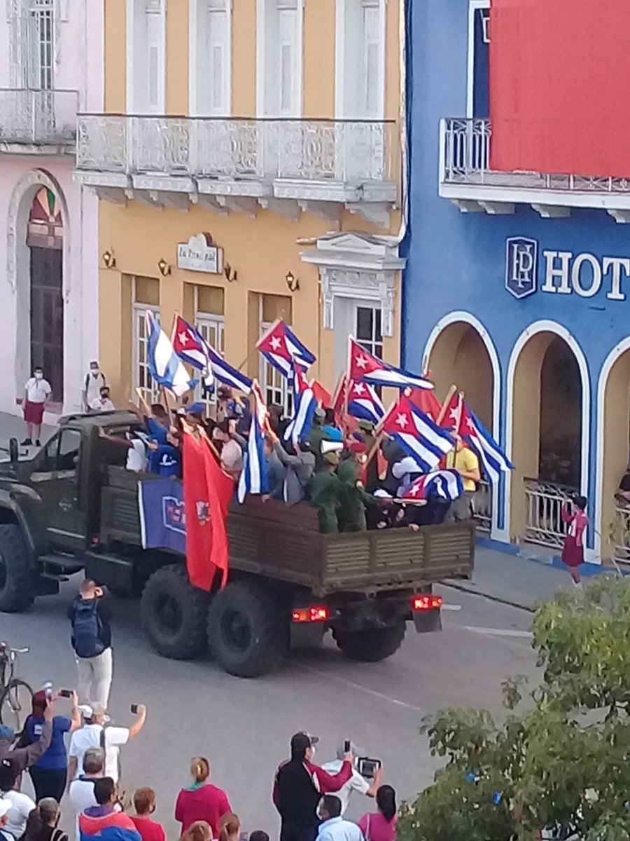 #SanctiSpiritus Caravana de la Continuidad en #SanctiSpiritus este #6deEnero #CubaVive <a href="/DeivyPrezMartn1/">Deivy Pérez Martín</a> <a href="/TeresitaRomeroR/">Teresita Romero Rodríguez</a> <a href="/DiazCanelB/">Miguel Díaz-Canel Bermúdez</a> <a href="/ujcssp/">UJC Sancti Spíritus</a> <a href="/UJCdeCuba/">UJC de Cuba</a> <a href="/YedizaPerez/">Yediza Pérez Hidalgo</a> <a href="/AsambleaCuba/">Asamblea Nacional Cuba</a> <a href="/anamarianpp/">Ana Mari Machado</a> <a href="/EnriqueANPP/">EnriqueMG🇨🇺</a> <a href="/Castellon815/">Juan Carlos Castellón Véliz</a> <a href="/escambraycu/">Escambray</a>