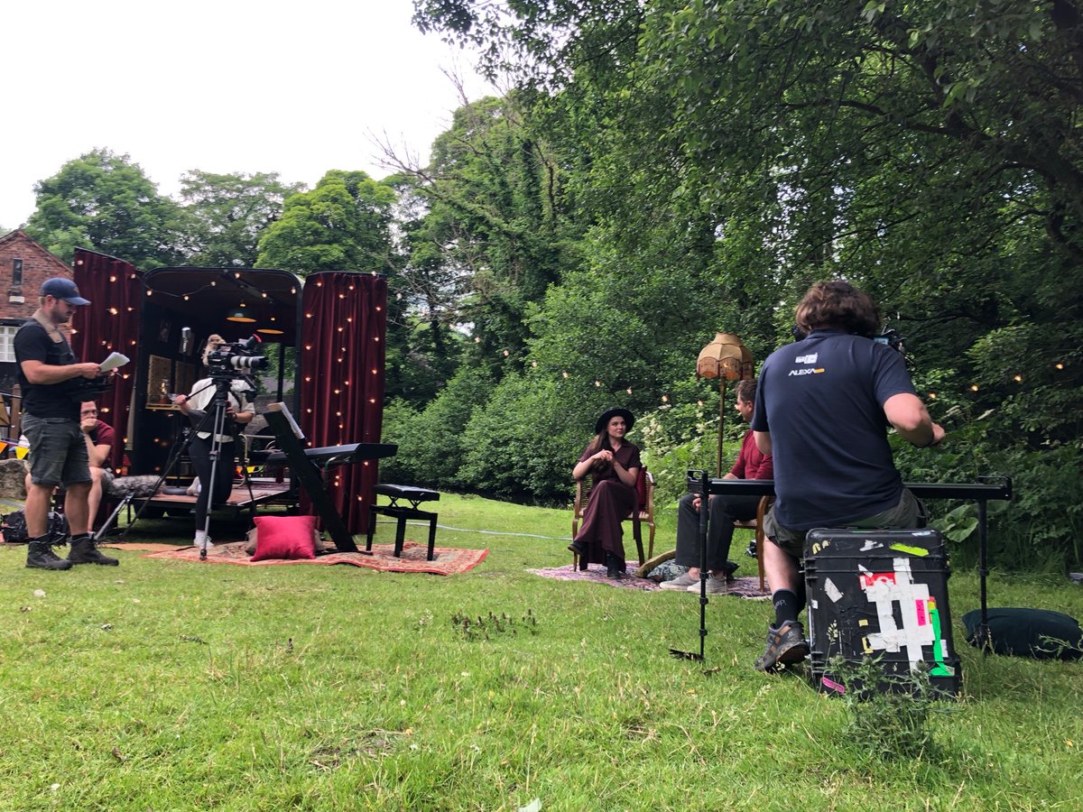 gemmasutton1's tweet photo. A hive of activity on a bright July day last year, the culmination of a busy few months….nice chat with a new mate….a socially distanced crowd…what could it be?! #annoyingteaser #allwillberevealedsoon #thevoicebox #mobilelivemusicstage #trailerconversion https://t.co/WlA1htAOEs