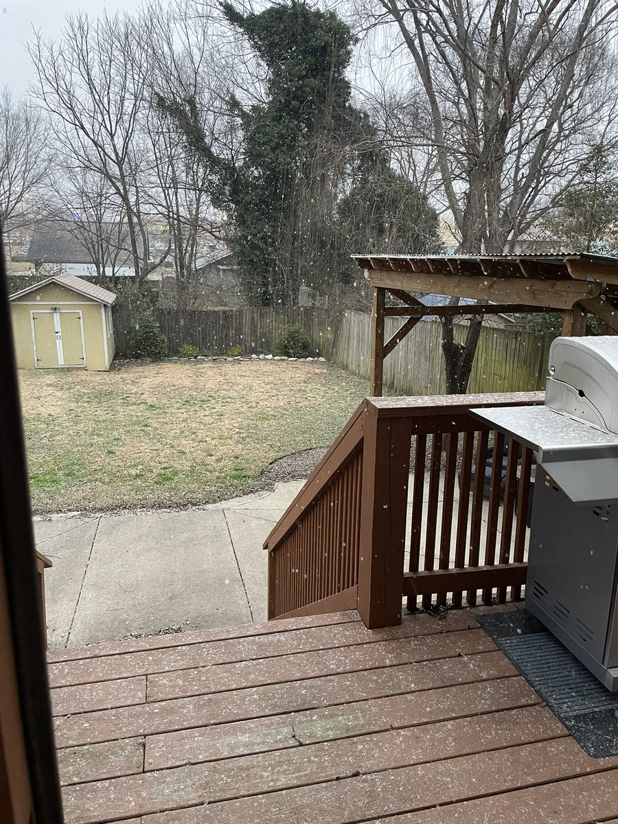 meganapekar's tweet photo. @NashSevereWx No more dry air monster in East! https://t.co/SJSrsm1Qab