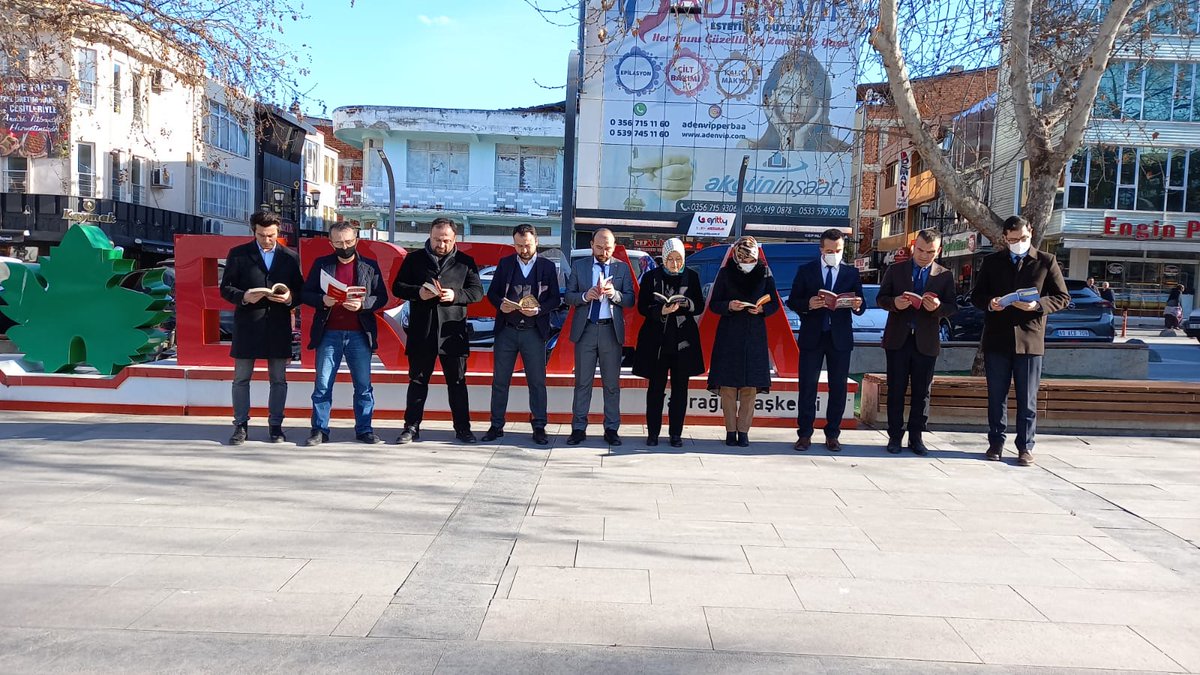 CerkezfD's tweet photo. Çerkezfındıcak Doğa ve Çevre Koruma Derneğimizin değerli üyesi Yakup Aytan Erbaa Çevre ve Kültür Derneği tarafından düzenlenmiş 'SUYU VE ORMANI KORUMAK VATANI KORUMAKTIR' başlıklı kitap okuma etkinliğine katılmıştır https://t.co/bszMNAUa4L
