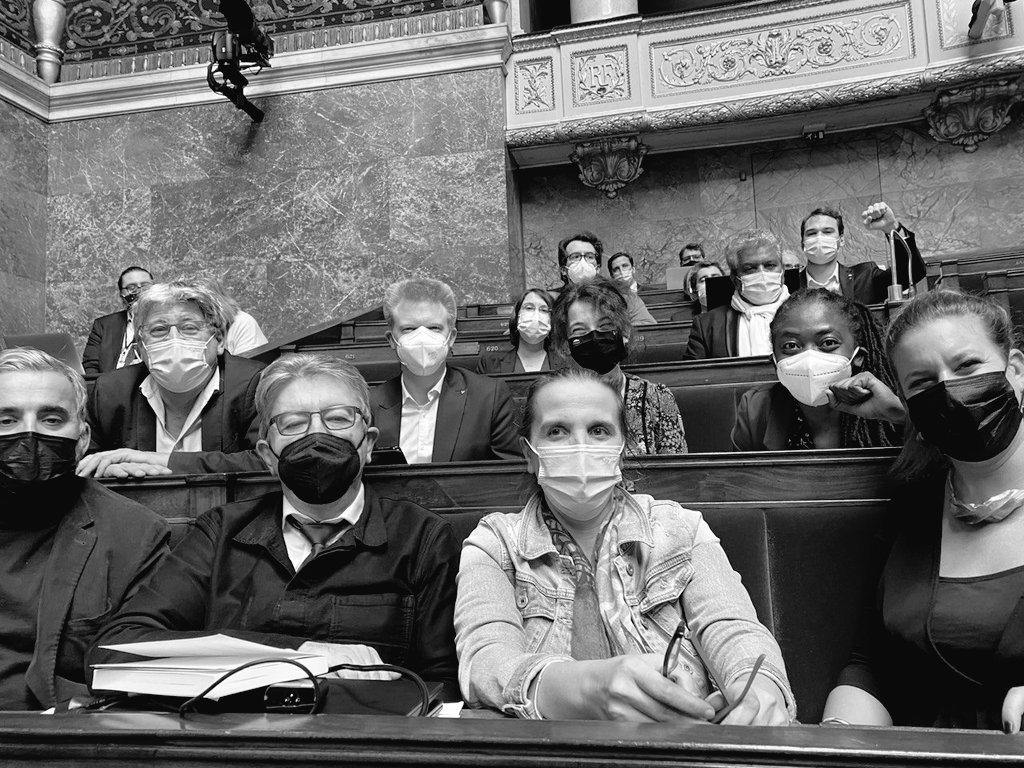 Deputee_Obono's tweet photo. 🏛️#DirectAN On a rien lâché, jusqu'au bout. Rendez-vous dans la lutte, la rue et les urnes. ✊🏾 https://t.co/2MU4hLSGyK