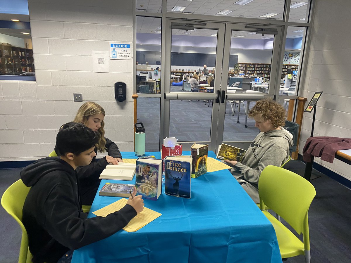 BearsIMC's tweet photo. Check out Mrs. Morehart's classes participating in a genre book tasting! Finding their favorite genre in order to check out a book! @EtownAreaMS https://t.co/OAhUARzlqK