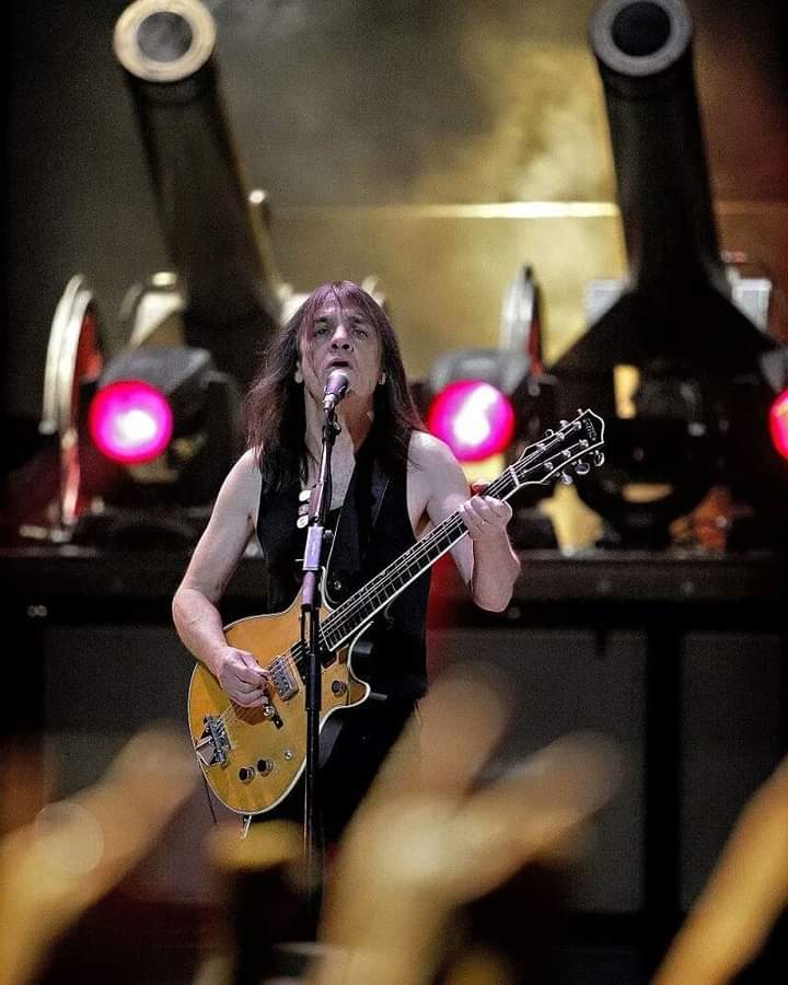 Happy Birthday!!  Malcolm Young, fue guitarrista y fundador de AC/DC 