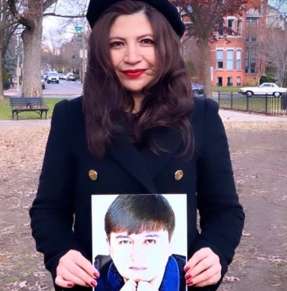 Today is #EkparAsat birthday..

He would have raised a glass of champagne, hugged his sister @RayhanAsat,laughed but it's not possible as this young educated accomplished #Uyghur is still imprisoned along with millions of other innocents in #Xinjiang

#FreeEkparAsat #ChinaExposed