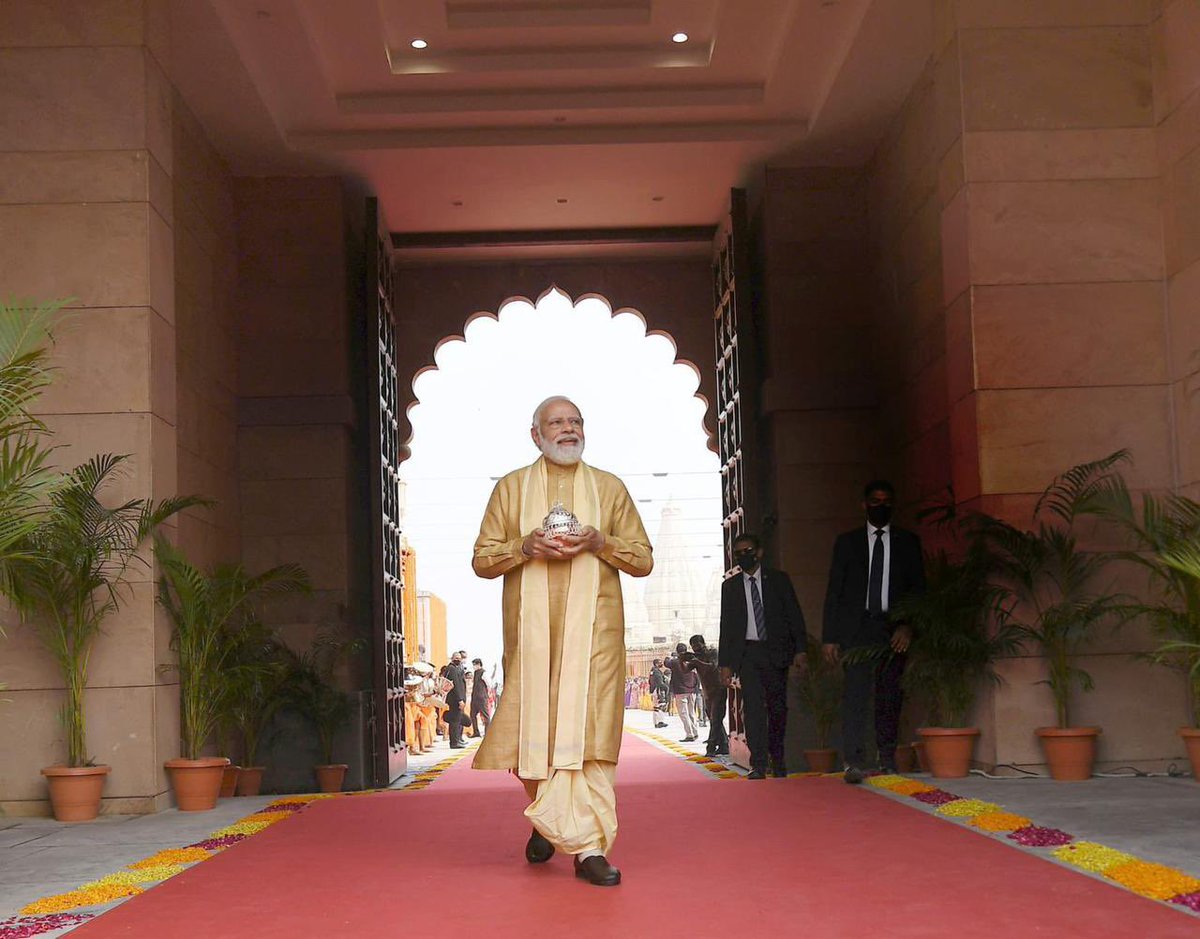 namostudies's tweet photo. ॐ त्र्यम्बकं यजामहे सुगन्धिं पुष्टिवर्धनम् |
उर्वारुकमिव बन्धनान्मृत्योर्मुक्षीय माऽमृतात् ||

#modiJiJiyoHazaroSaal @NaMoFoundation_ @garimadutt @vijai63 @ghulamnazad @GITAMUniversity @Nidhi @RichajainNDTV @RakeshSinha01 @professorJasim @DeepakKumarIPS2 @ignca_delhi @PCITweets https://t.co/cWX9e6bI2i