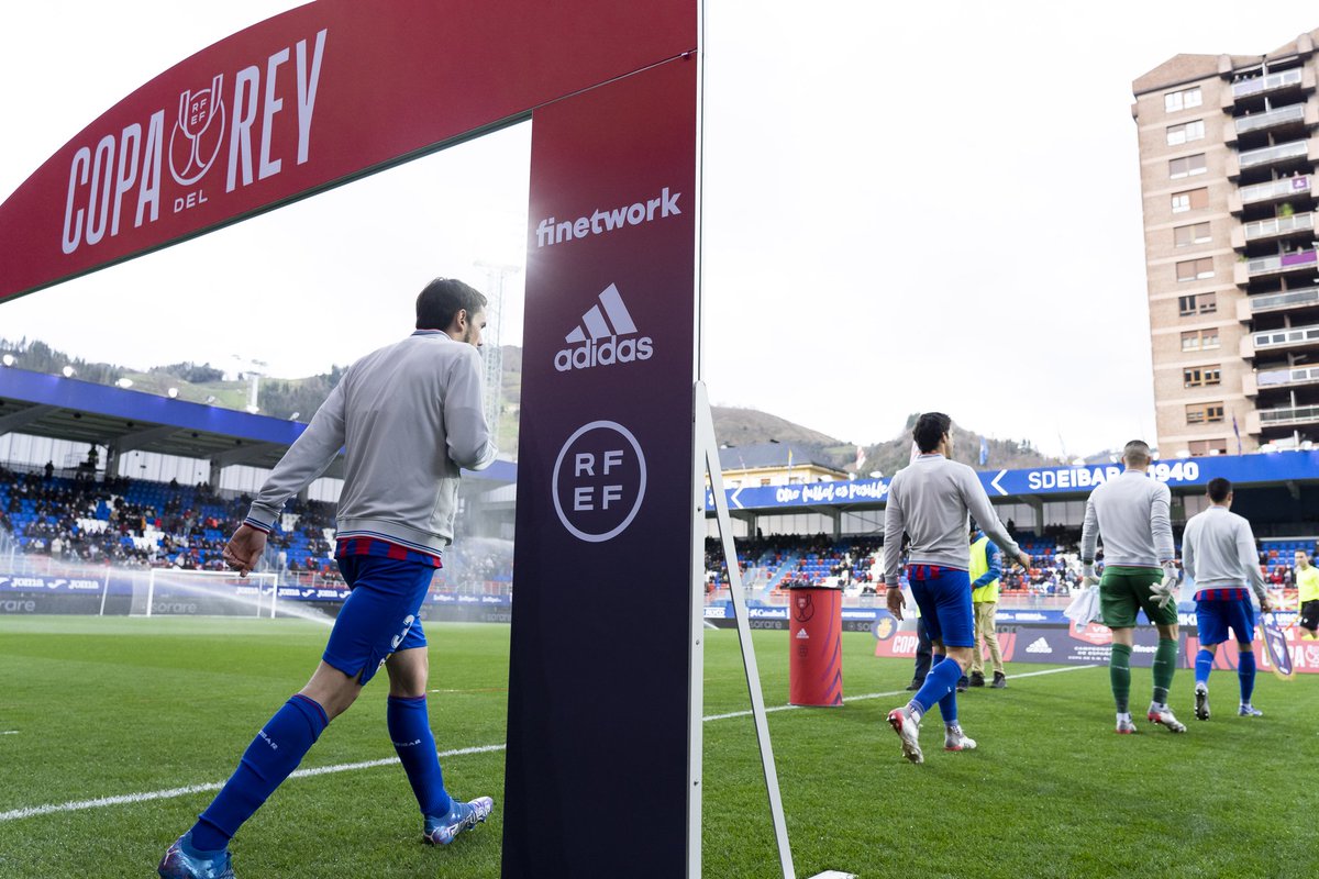 miguel5angel99's tweet photo. Orgulloso del trabajo de todos. Una pena no haber podido seguir peleando por esta Copa que tanta ilusión nos hacía. ¡Vamos @SDEibar ! 🔵🔴 https://t.co/N4Jxwr9eUv