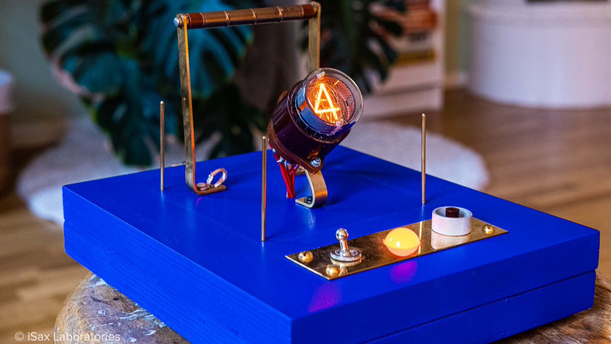 arduino's tweet image. A cosmic background radiation die for your next game night: blog.arduino.cc/2022/01/06/a-c…