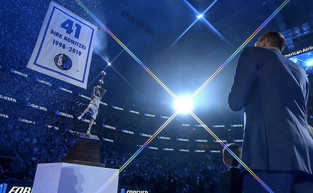 dasapa10's tweet photo. GRACIAS ❤

#41Forever
#DirkDay 
#DirkNowitzki 
#Legend https://t.co/JycbRzurrD