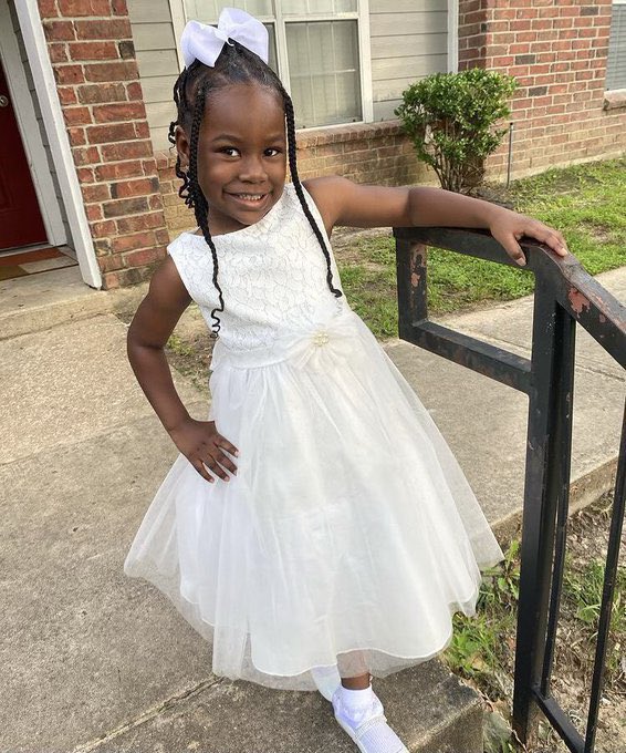 LauraNotified's tweet photo. TW // gun violence 

Help raise awareness for 4 year old #AriannaDelane who was shot in her bed. The response by the police took 4 hours! Luckily she is  now stable. 

#BlackLivesMatter 
#SayHerName 
#AriStong

🔗

https://t.co/6P5Tdo23vi

https://t.co/ujD26WI11l https://t.co/rZp7bIUxNM