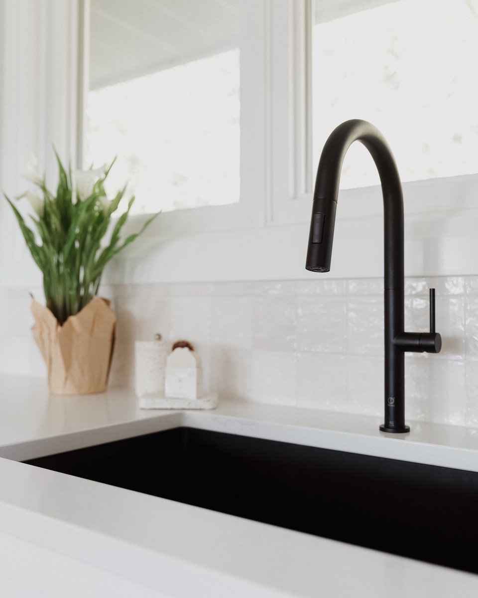 As we enter the new year, I think it is safe to say matte black finishes are coming with us, and here to stay! This particular <a href="/pearl/">hi</a>.sinks faucet and sink are one of my favourite combos that offer the most perfect minimalistic design! 

📸 by @soniavphoto

#KitchenDesign #Kitc