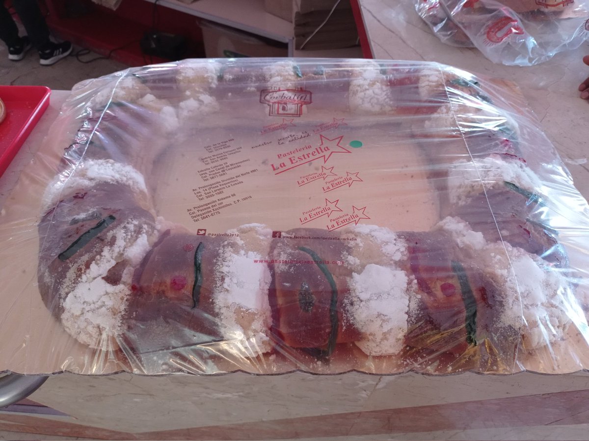 pastrella2012's tweet photo. De nuestros hornos hasta tu mesa!
Ven y prueba la auténtica Rosca de Reyes.
Hasta los REYES van a querer probarla!!! https://t.co/6m6K6njZyz