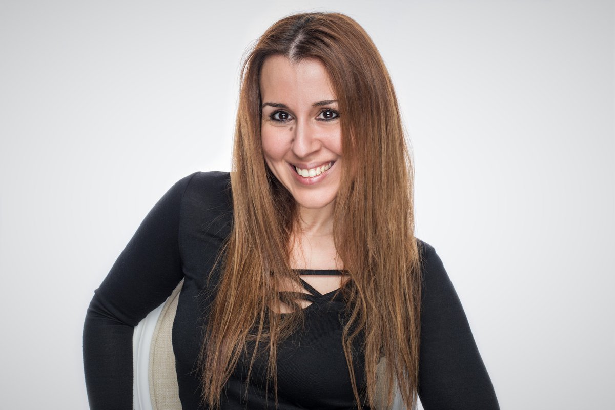 unipvc's tweet photo. 📌 Ana Albergaria, licenciada em #DesigndoProduto no @ipvc_twit, criou a premiada @gotykage, através da qual presta serviços especializados de Tradução, #MarketingDigital, Gestão das #RedesSociais e #Design Gráfico a clientes de renome internacional. 
https://t.co/TOlAu3P0PE https://t.co/SznaUbwfBu