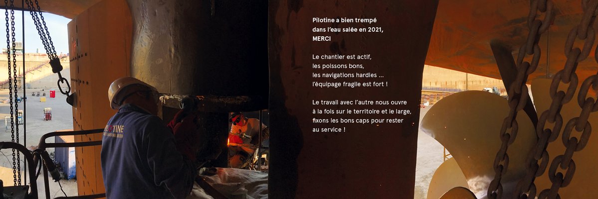 assopilotine's tweet photo. L'équipage Pilotine vous souhaite une très belle année 2022 ! https://t.co/6zjI8As7YE