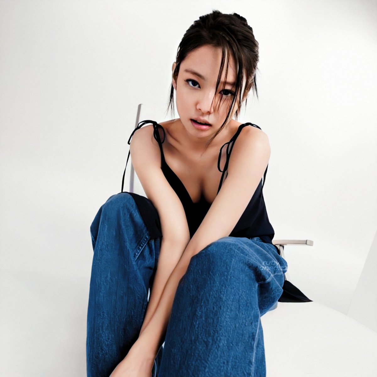 BLACKPINKSTATS5's tweet image. &quot;SOLO&quot; on Gaon Album Chart:

2018: 45,402
2019: 12,790
2020: 30,279
2021: 57,415
TOTAL: 145,886

@BLACKPINK #SOLO #JENNIE