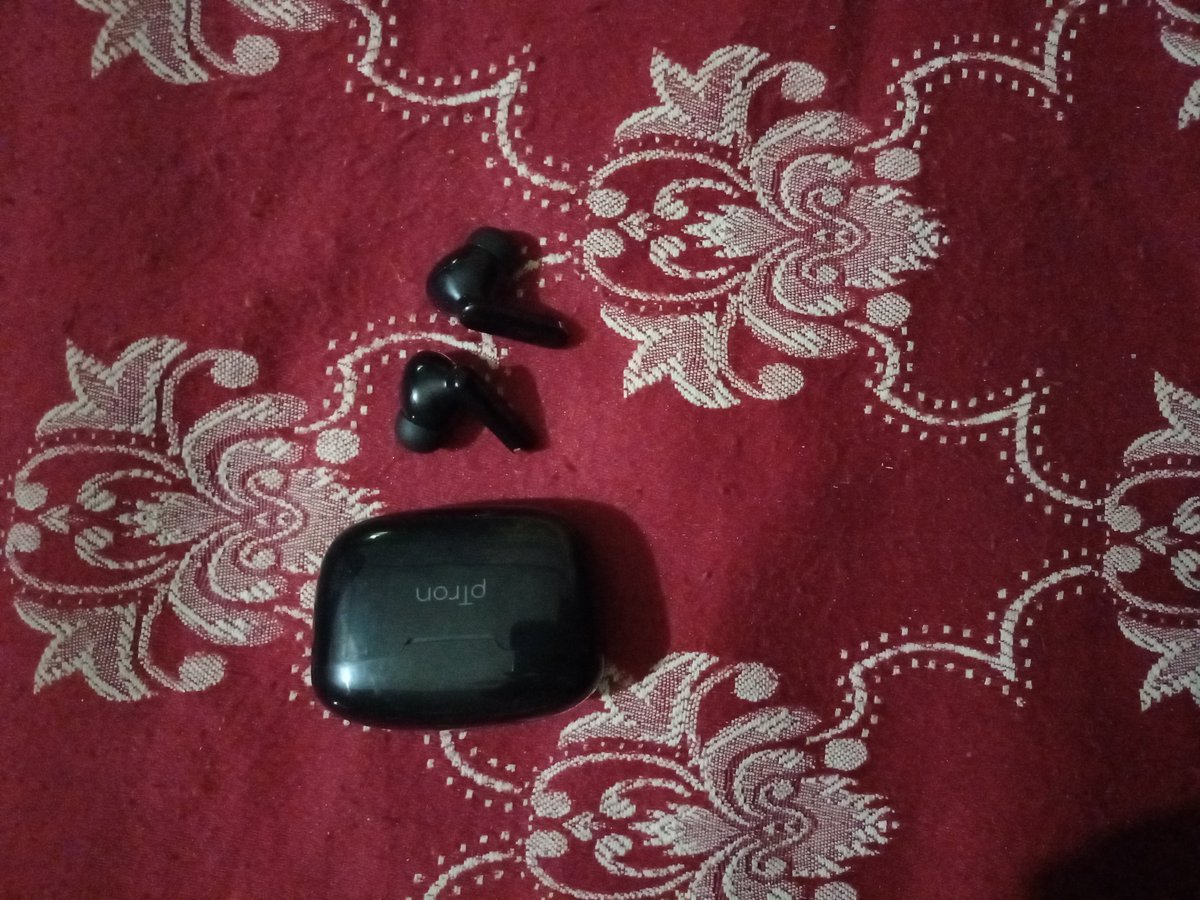 Saurav_711's tweet photo. @pTronIndia 
The Quality and Design of the earbuds are so good. True wireless Bluetooth headphone with immersive stereo sound, smart touch control and deep bass. Connectivity is also super fast. Battery backup is very good. In this price range product is owesome. https://t.co/qXVG8CegxF