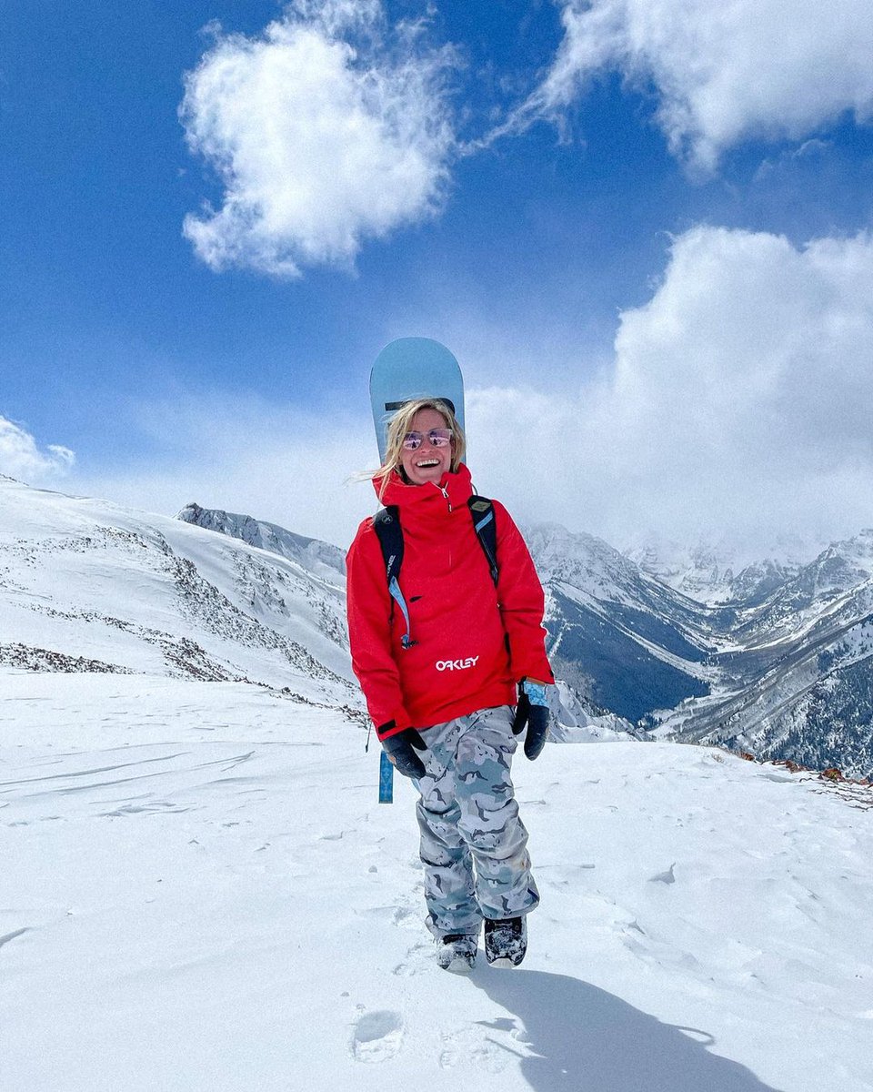 pacificobeer's tweet photo. Cheers to the passion that unites us all. Good luck to @JamieAsnow, @britasig, @_KyleMack at #MammothGP.
#AdventureIsInUS https://t.co/j05jr7wLiY