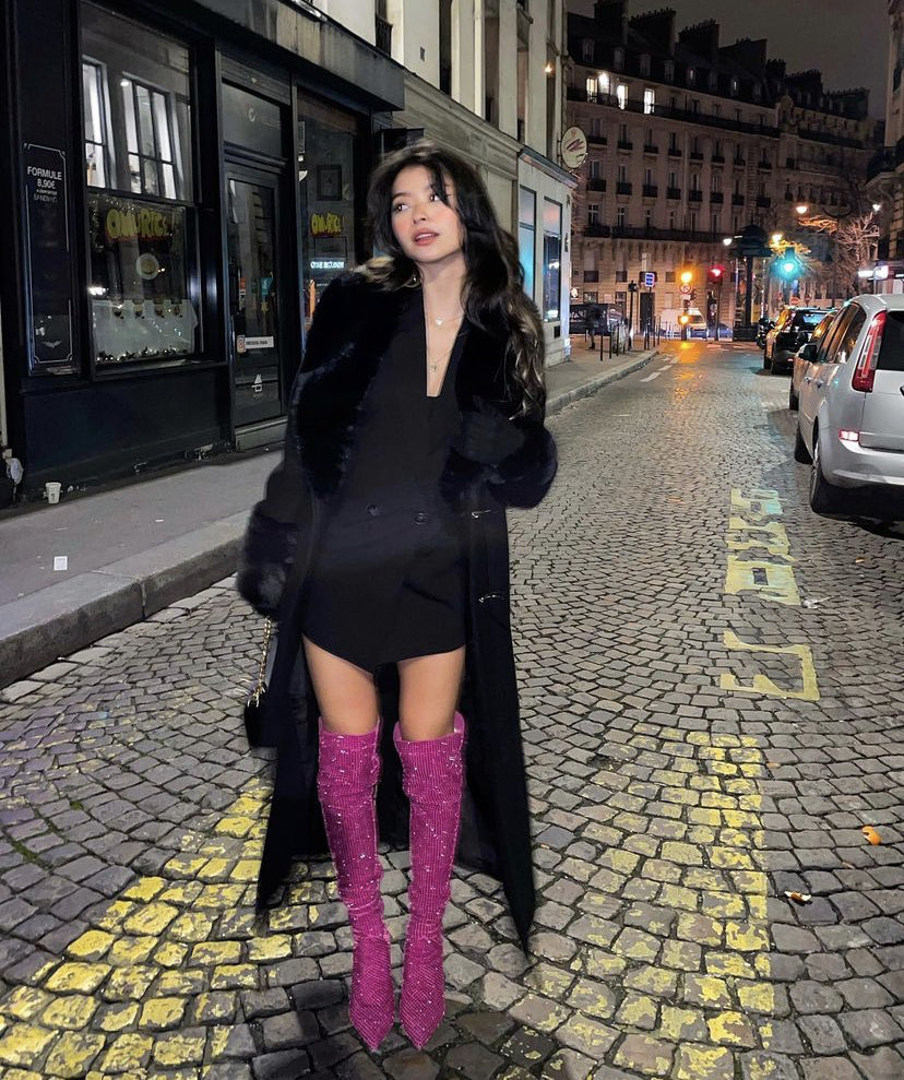 TheBlackGlinda's tweet photo. sparkly pink boots worn by caroline_hu on IG https://t.co/9gr3vKtkN9