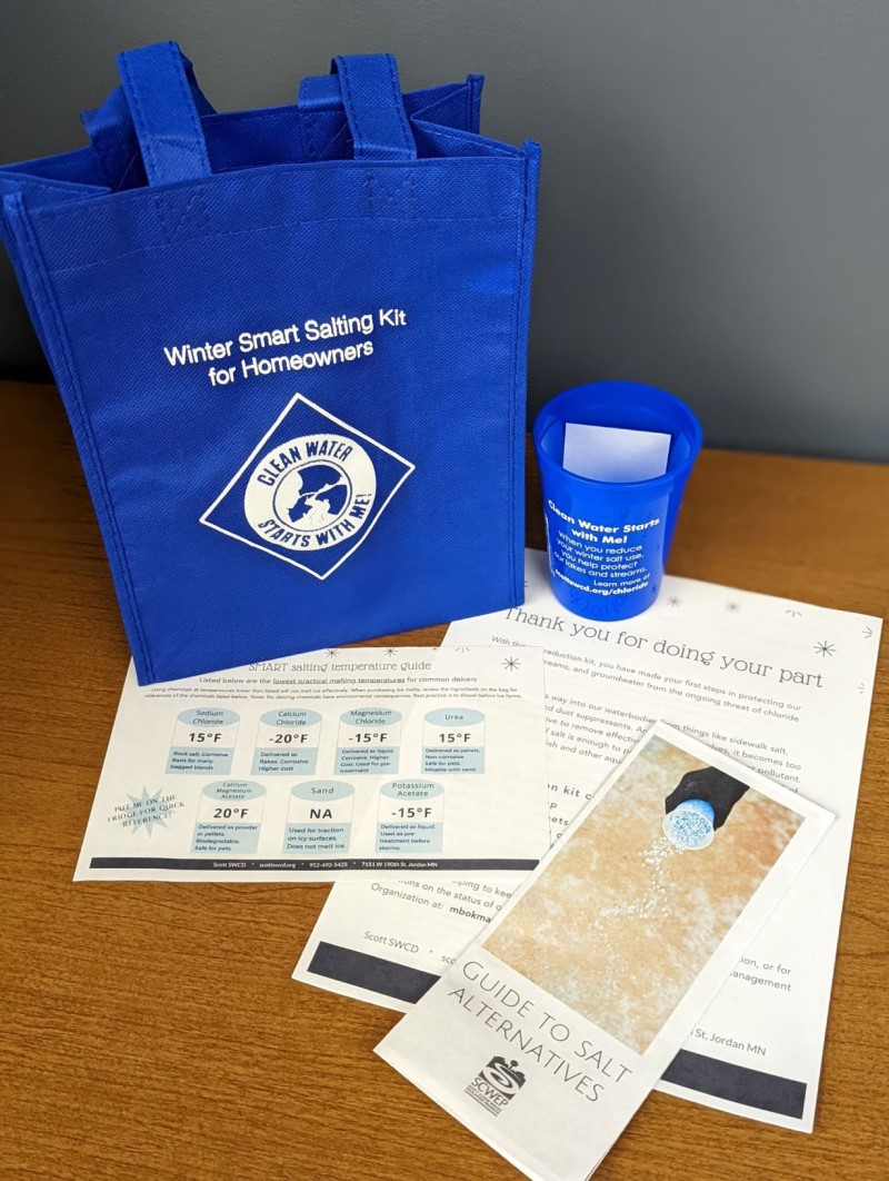 CityofShakopee's tweet image. Stop by City Hall for a free salting kit (while supplies last!), compliments of the Scott Watershed Management Organization. The kit includes a salting cup, salt use guide sheets, alternative de-icing options and more information on keeping our water clean with salt reduction.