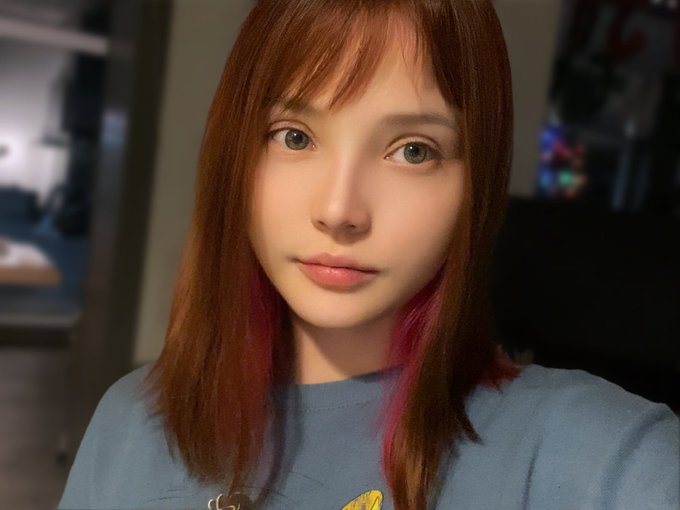 Watch Alisa Pika Pika's leaked NSFW photo on TwXstars