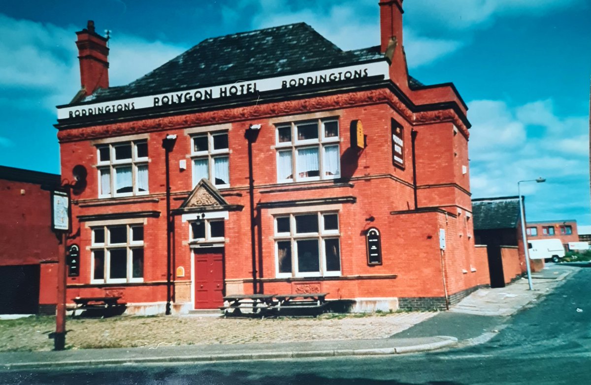 Pubs of Manchester tweet media