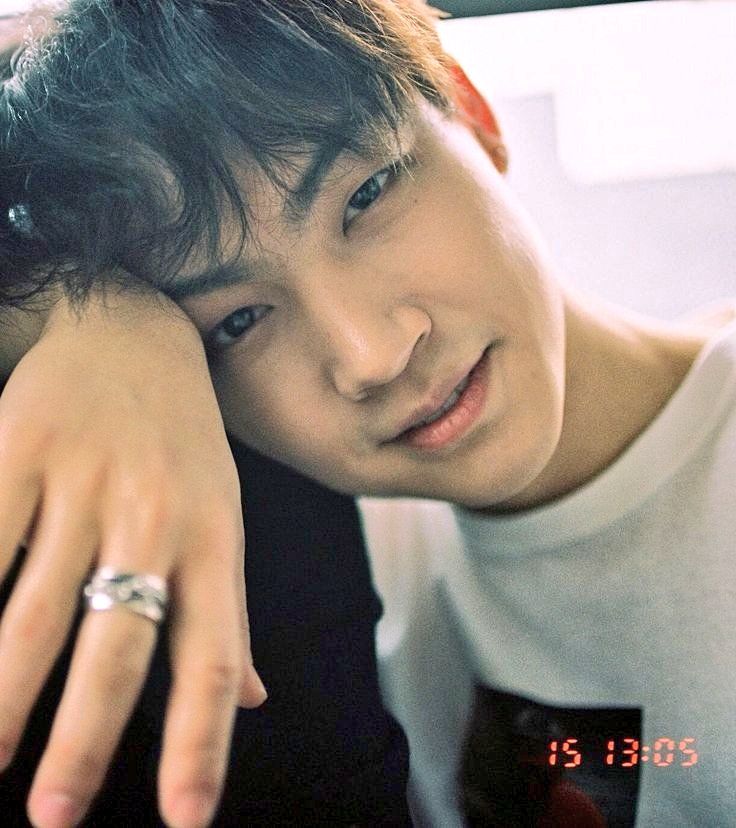 ImTuttyyyyy's tweet photo. The more my mind fills with you the more you spread through my heart.
~See the light, @GOT7Official

#got7selcaday
#igot7selcaday 
#jayb #GOT7𓅪
@jaybnow_hr2 https://t.co/CKYxIASmUS