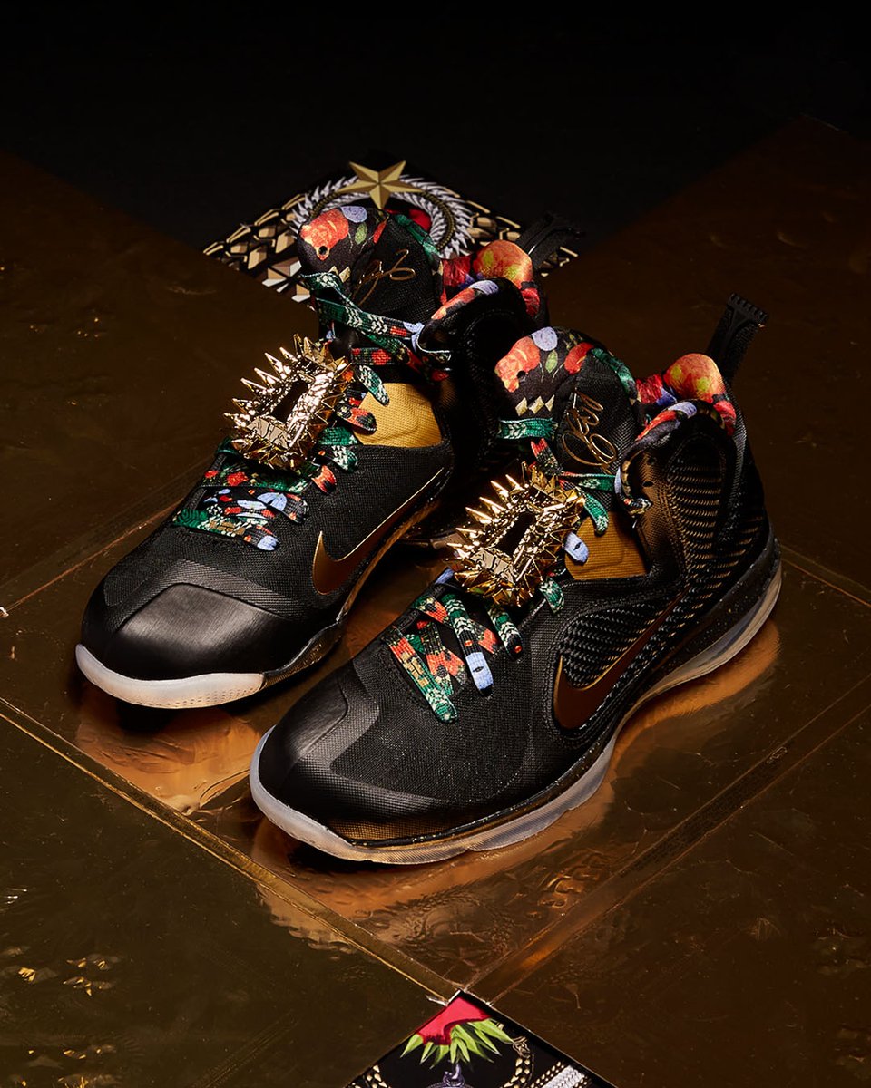 JustFreshKicks tweet media