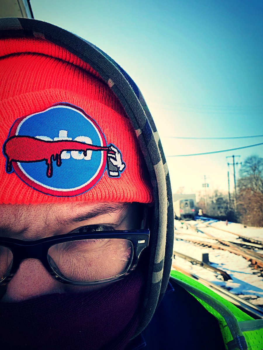 SnagZart's tweet image. Yoooo it's cold AF out here.
.
.
#CHIBERIA #coldAF #Chicago #onlythebegining