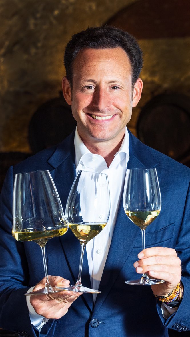 What’s your favorite RIEDEL Riesling glass? Winewings, Performance or the classic shape in Vinum and Veritas. #riedel #riesling #wineglass