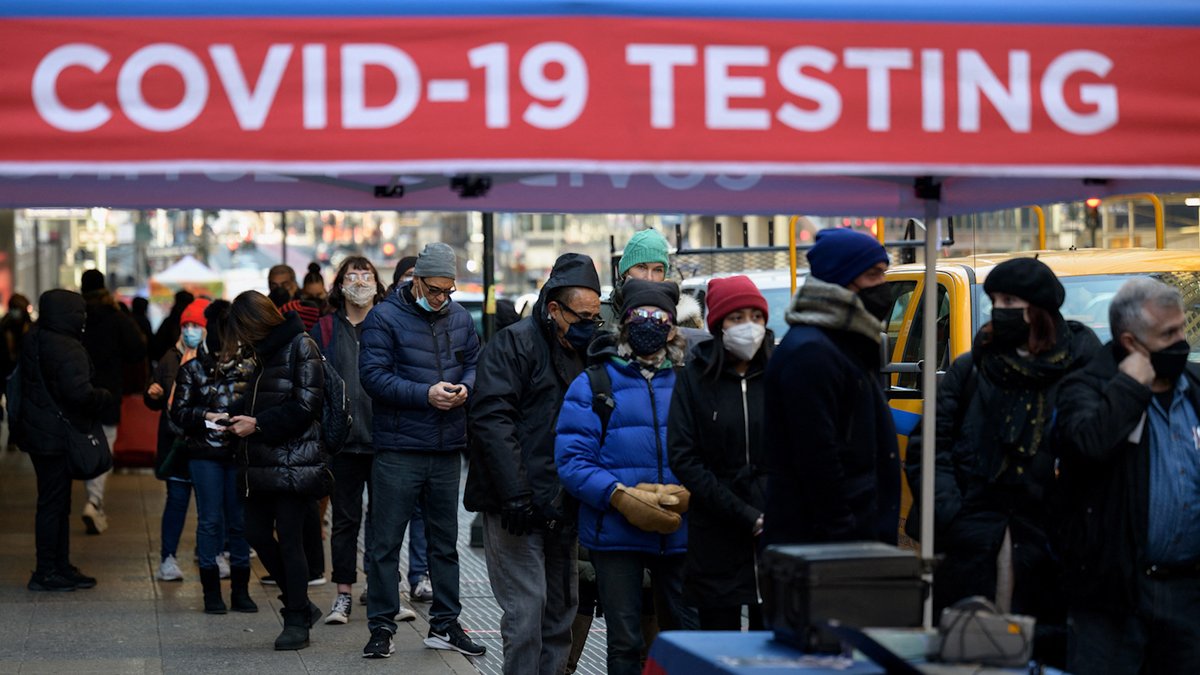 CNNEE's tweet image. Los casos globales de covid-19 "aumentaron drásticamente", advierte la OMS: cnn.it/3EZvePh