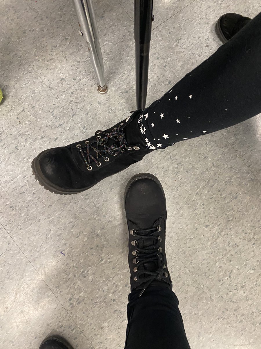 SraClapps's tweet photo. Student: “Look Señora Clapps we are twins.” ❤️ https://t.co/TDOhVlT2zk