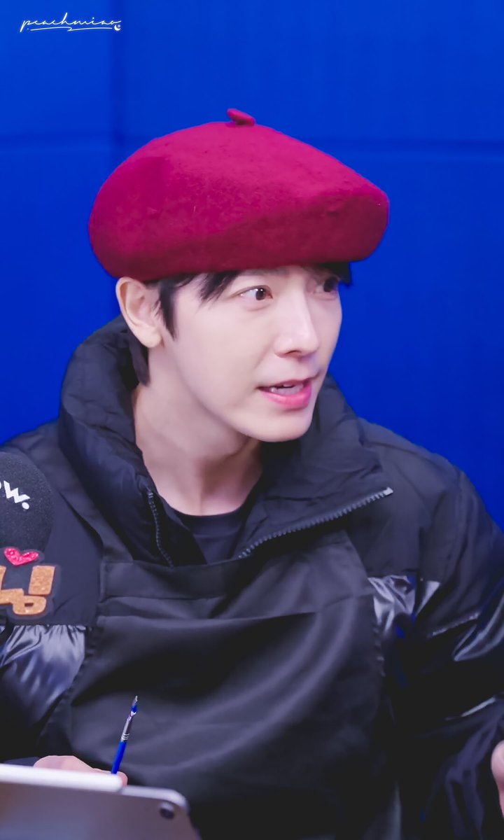 Miao__Hay's tweet photo. #슈퍼주니어 #SUPERJUNIOR   
#동해  #DONGHAE                         
@SJofficial @donghae861015

贝雷帽小画家🎨

✎  220106  D&amp;E SHOW

[ no edit , no reupload , no commercial use ] https://t.co/QfjNNVl4Na
