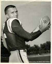 BigRed_STL's tweet photo. Sonny Randle was the #ChicagoCards 19th round draft choice out of @UVAFootball in 1958. He would become their head coach in 1974. https://t.co/hfYsKIksZs