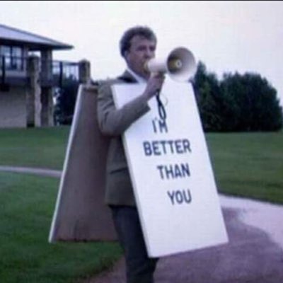 jaaameeeeees's tweet image. Molly Mae walking past a food bank