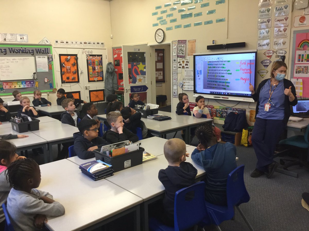 PindersPrimary's tweet photo. Our school nurse has been in to speak to Year 3 about dental hygiene. We were taught how to clean our teeth properly, how to ensure our toothbrush is in the best condition and what foods are good and bad for our teeth #pprshe #ppyear3 https://t.co/sMwt7pEyHM