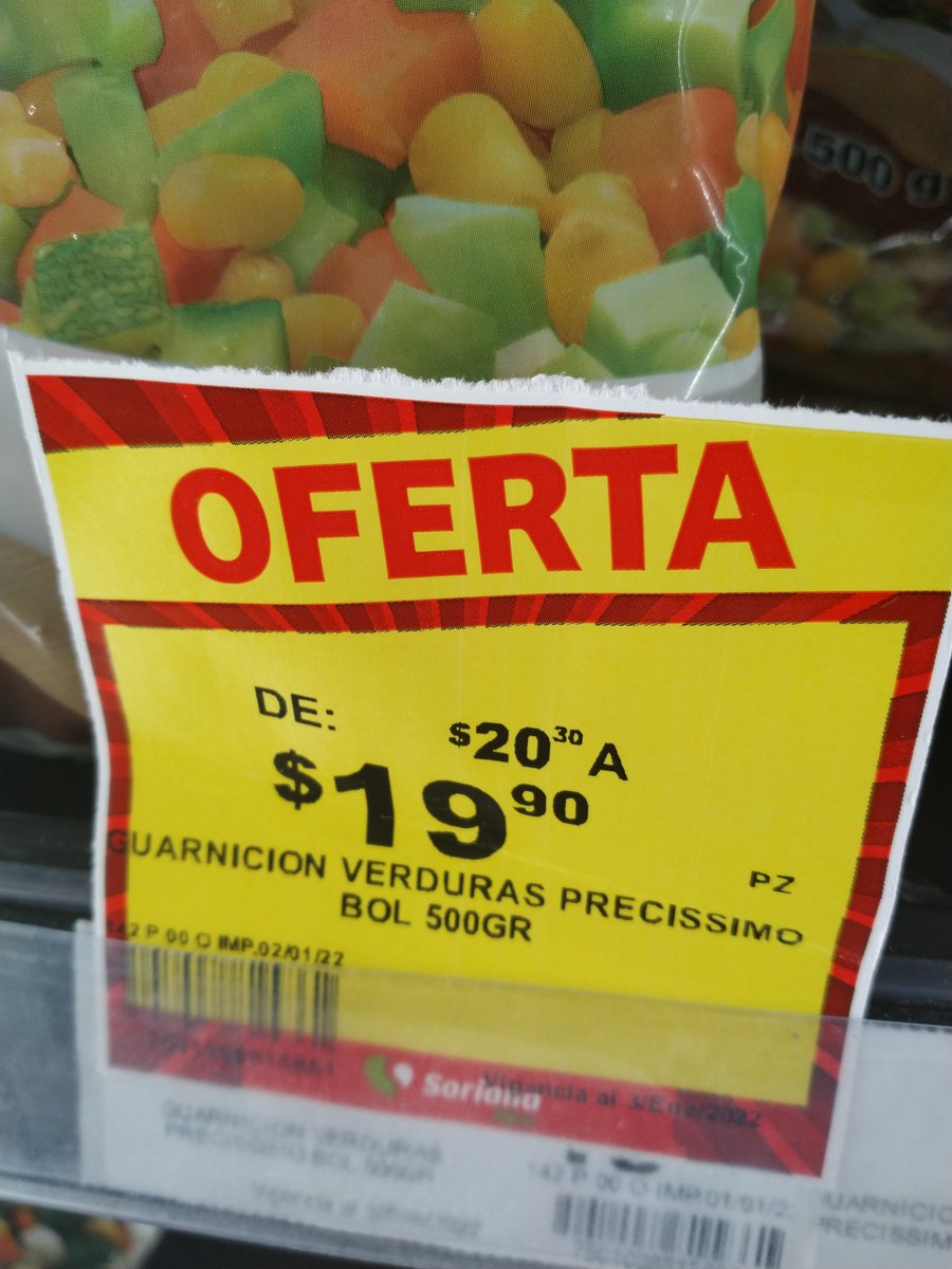 La_garcha's tweet photo. Si compro 52 bolsas de verduras congeladas y me como una por semana en un año ahorro un dólar , ojo no está mal #soriana https://t.co/CvTNVSGPEt