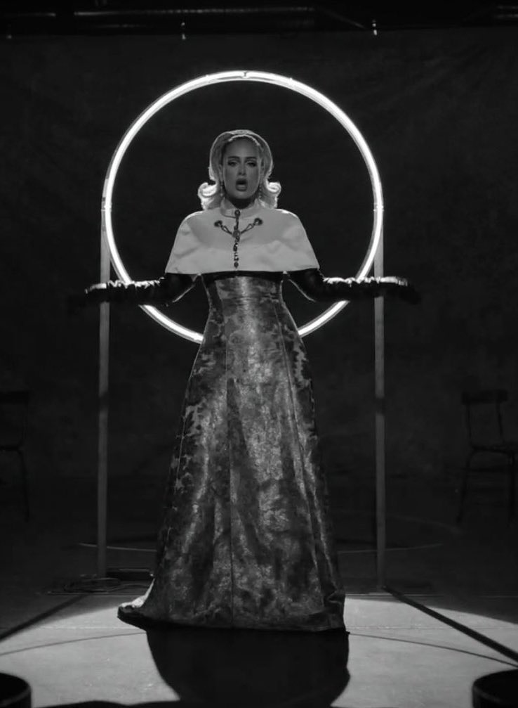 adelecolorada's tweet image. a mulher ta um luxo