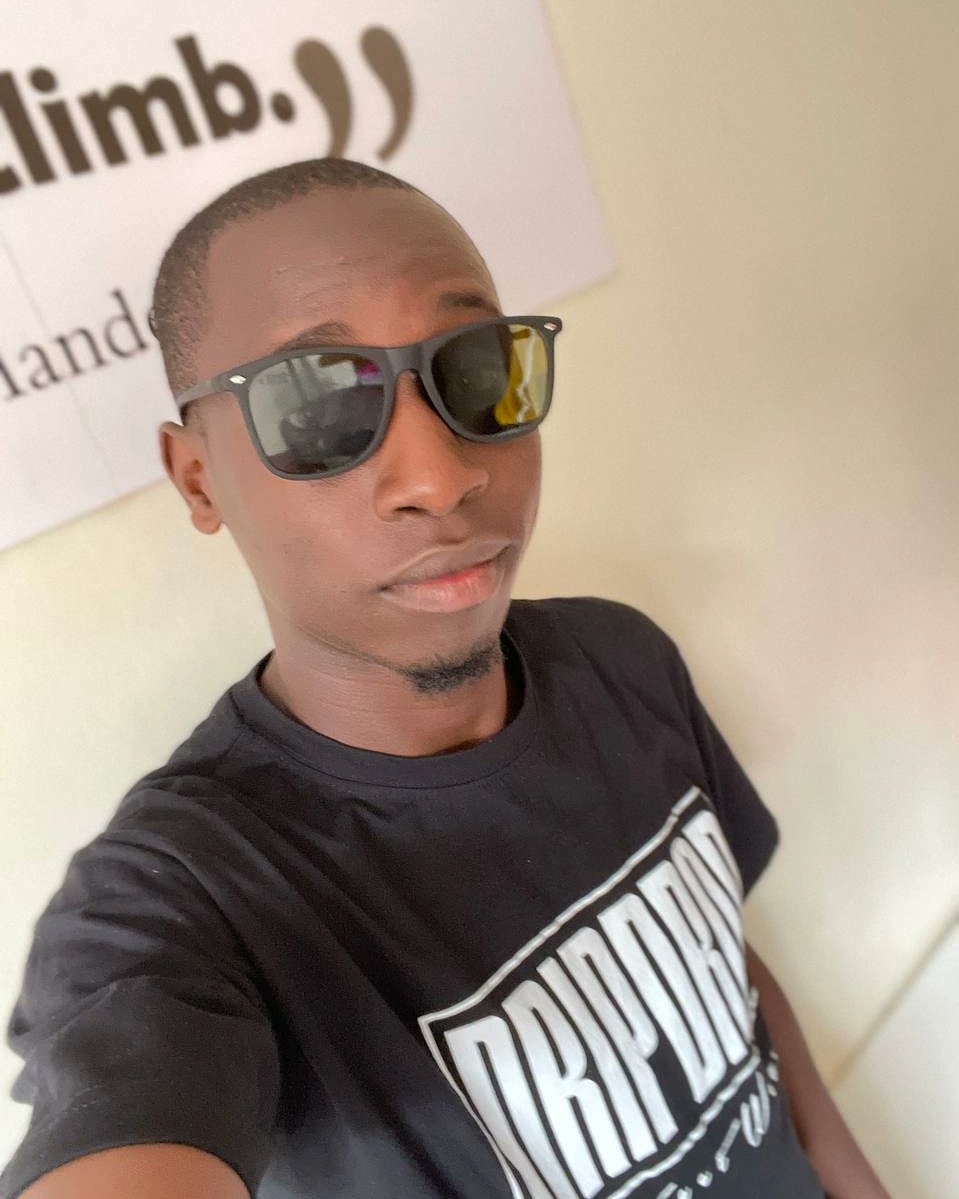 dripdropcustomz's tweet photo. Appreciation photo 
🥳🥳🥳🥳
DripDrop 
#streetwear #dripdropcustomz #tshirt #happyclient  @JBamwine https://t.co/4oKlq34tCn