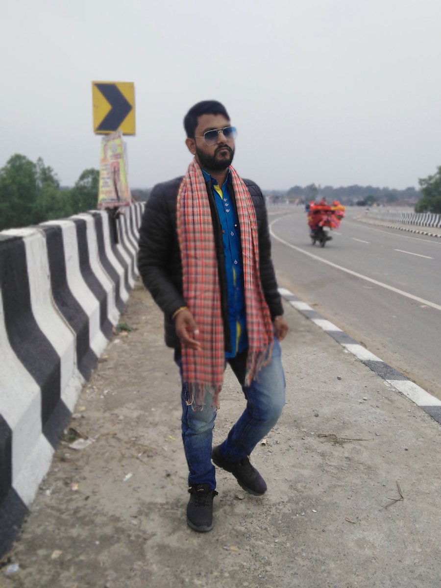 akashmlk7773's tweet photo. जिंदगी" गुज़र रहीं हैं "जीने" की तैयारी में!
#lifeistravel #life #travel #highway #nh927 https://t.co/mIT4xe4hB0