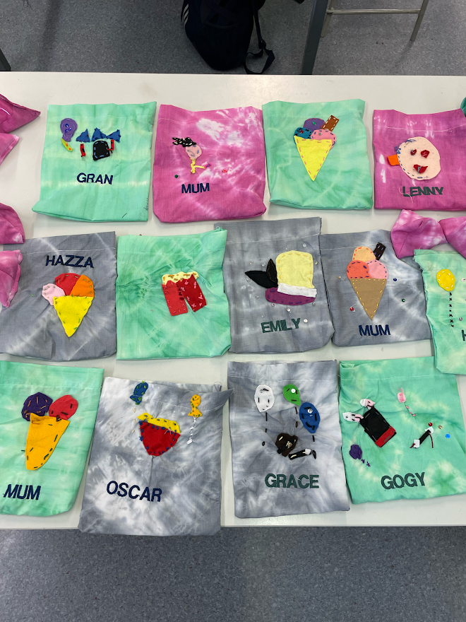 OutwoodFreeston's tweet photo. Look what Year 7 produced last term, excellent circus themed jugging kits#A#Stitch#In#time https://t.co/CUptxC9zaT