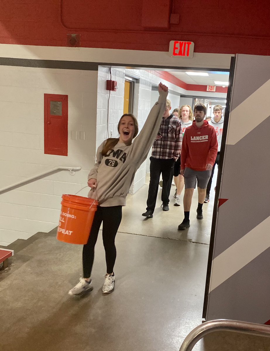psychSOCteach's tweet photo. #waterwalk 💧Semester end appreciation [simulation] for the access to valued resources we have &amp; awareness to those who still don’t, even today. @charitywater @Water #endthewalk #5gallonchallenge a total of 28 miles 🎉 thank you students https://t.co/r7sIpqvTQT