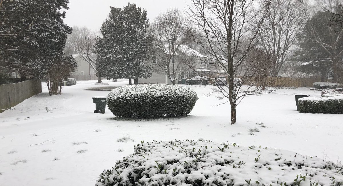 jdekoff's tweet photo. One hour time lapse of snow out in Old Hickory 8:30am vs. 9:30am
@NashSevereWx https://t.co/u21vejJRM2