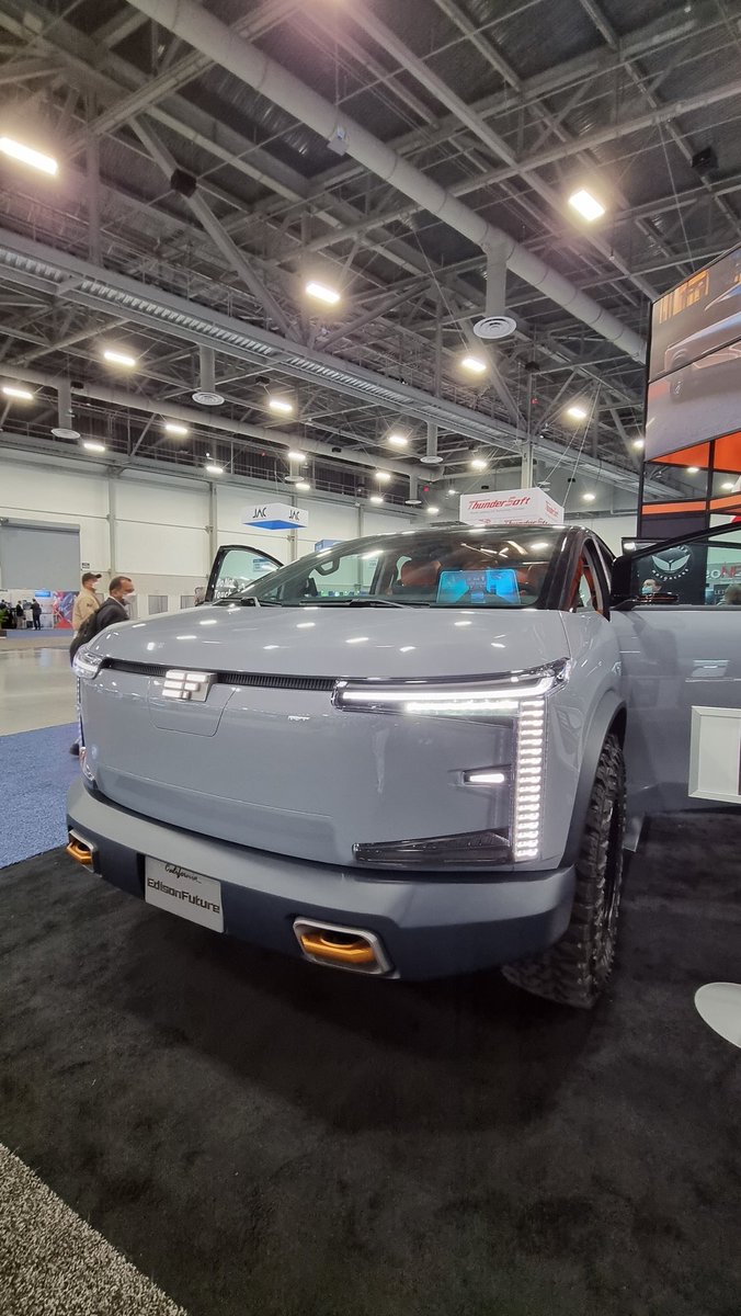 stevensjoseph's tweet photo. Robots y autos eléctricos son la tendencia en el #CES2022 @CES @TecnoStevens https://t.co/rKmkmKw705