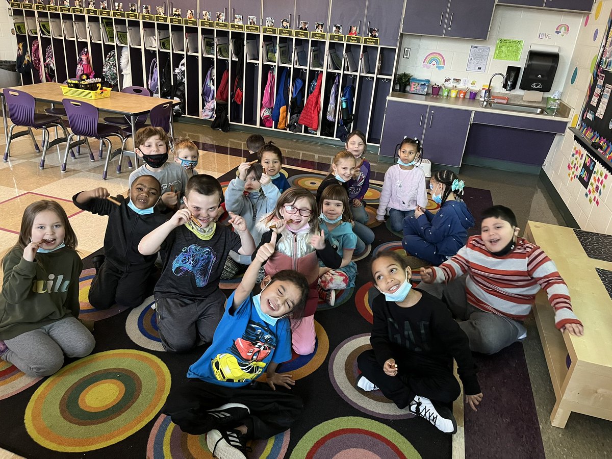 Jeni__Wilson's tweet photo. S: Hey Ms Wilson, what are those? Me: Pretzel Rods S: I like pretzel rods. S:Why do you have them? Me: They are my snacks. S: I like snacks. Me: Me too S: You know sharing is caring right Ms Wilson? Me: 🤦🏼‍♀️ you got me there 😂 @MayfieldTweets https://t.co/vmWHUUej7S