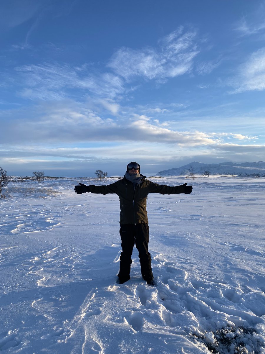 1LoganHenderson's tweet image. Happy New Year from Sweden
So much to share with you and excited for the year ahead
Sending you all love!