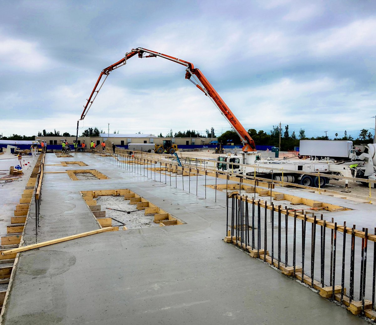 AjaxBuilding's tweet photo. Tilt panels for @keysschools Sugarloaf School have been formed/placed & should be going up in the next couple weeks 🙌 We can't wait to show you those videos!
#ajaxbuilding #teamajax #buildingcommunity #MCSDstrong #tiltwall #tiltwallconstruction https://t.co/CkBWW3mXqo