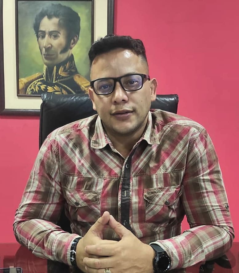 FreddyBernal's tweet photo. Informo al pueblo tachirense que designé como Director de Administración y Finanzas de la Gobernación de la entidad y  Presidente encargado de la Compañía Anónima de Industrias Mineras del estado #Táchira (CAIMTA), al joven economista José Luis Morao. https://t.co/5KZuNvqZct