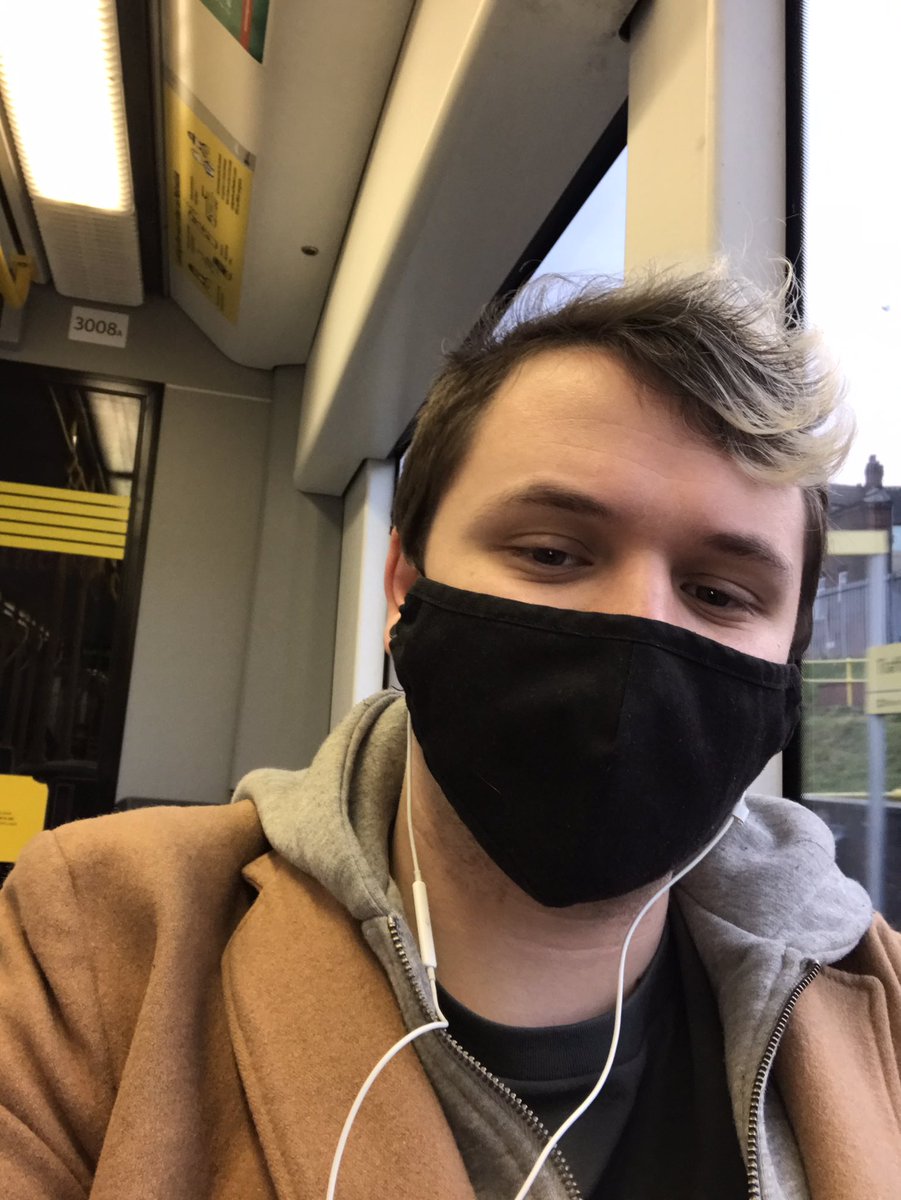Frostyyyyyy_'s tweet photo. Feeling cute on my way to work 🥰✨ https://t.co/V6uMBoeLmE