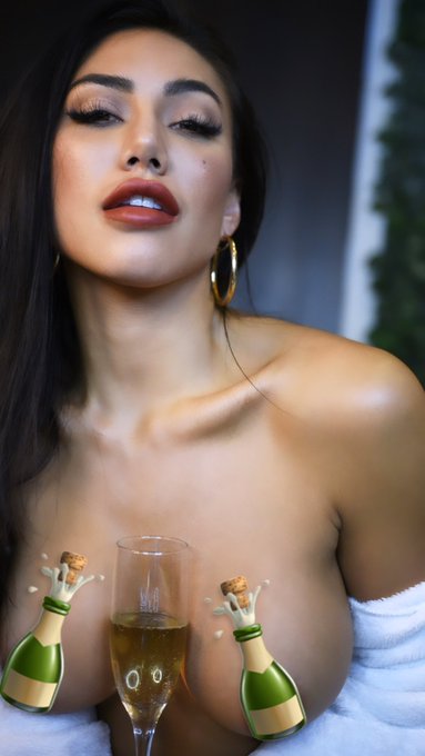 It&rsquo;s poppin over here 😉 https://t.co/RaJge6R3gV<a href="/tag/onlyfans"class="tags"><span>#onlyfans</span></a>