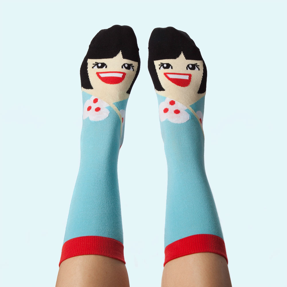ChattyFeet's tweet photo. If you need someone to put a smile on your face, Yoko is the friend for you. She’s always grinning yet peacefully calm so you can rely on her to cheer you up in every situation. https://t.co/QLJz0HecZa #chattyfeet #funnysocks https://t.co/0hpbYUshRA