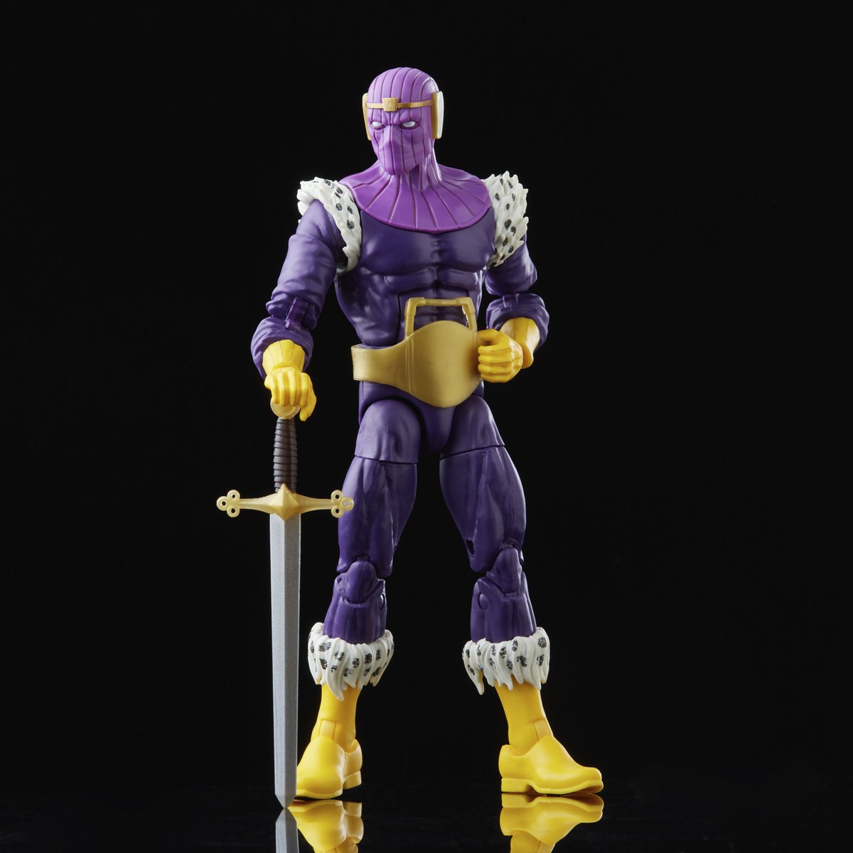 DanYunIsTrying's tweet image. speaking of villains, remember we will be getting some more Marvel Legends villains in 2022 - a gold championship belt, a beautiful face, a VHS tape, a demon...&amp;amp; more